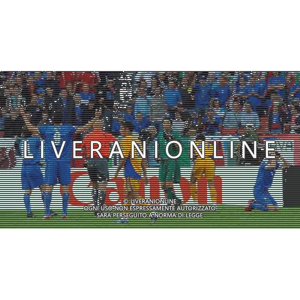 UEFA EURO 2008 Gruppo C M13 Zurigo - 13.06.2008 Italia-Romania Nella Foto:BUFFON PROTESTA PER IL RIGORE E PANUCCI SI DISPERA /Ph.Vitez-Ag. Aldo Liverani