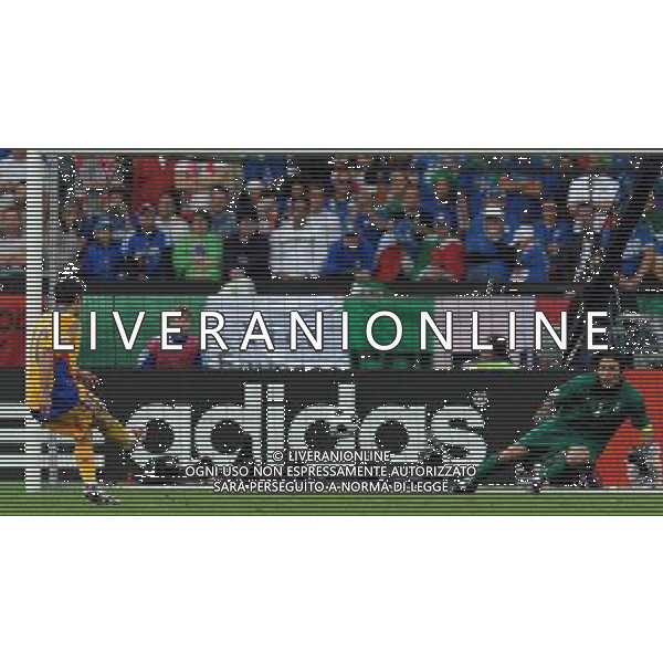 UEFA EURO 2008 Gruppo C M13 Zurigo - 13.06.2008 Italia-Romania Nella Foto:BUFFON PARA IL RIGORE DI MUTU /Ph.Vitez-Ag. Aldo Liverani