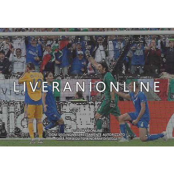 UEFA EURO 2008 Gruppo C M13 Zurigo - 13.06.2008 Italia-Romania Nella Foto:BUFFON ESULTA PER IL RIGORE PARATO /Ph.Vitez-Ag. Aldo Liverani