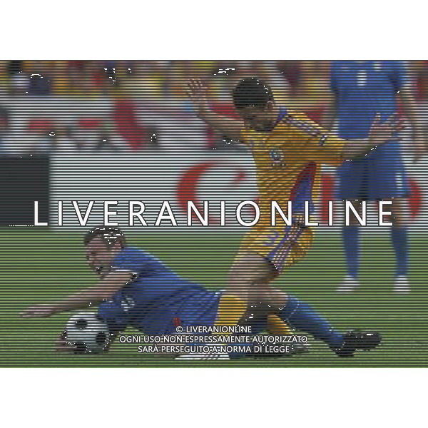 Italia-Romania UEFA EURO 2008 Gruppo C M13 Zurigo - 13.06.2008 Nella Foto: antonio cassano contrastato da rat Ph.Luzzani/Ag. Aldo Liverani