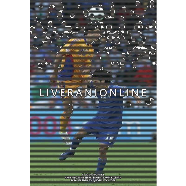 Italia-Romania UEFA EURO 2008 Gruppo C M13 Zurigo - 13.06.2008 Nella Foto: mauro german camoranesi e dica Ph.Luzzani/Ag. Aldo Liverani