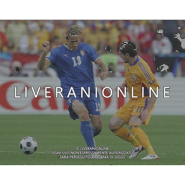Zurigo (CH) 13-06-2008 Campionato Europeo Calcio EURO2008 italia-romania 1:1 nella foto massimo ambrosini e razvan cocis ph marco luzzani/ag aldo liverani s.a.s.
