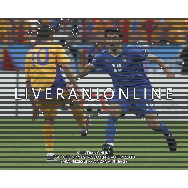 Zurigo (CH) 13-06-2008 Campionato Europeo Calcio EURO2008 italia-romania 1:1 nella foto gianluca zambrotta e adrian mutu ph marco luzzani/ag aldo liverani s.a.s.