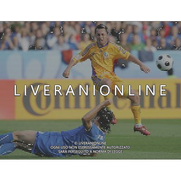 Zurigo (CH) 13-06-2008 Campionato Europeo Calcio EURO2008 italia-romania 1:1 nella foto florentin petre e fabio grosso ph marco luzzani/ag aldo liverani s.a.s.