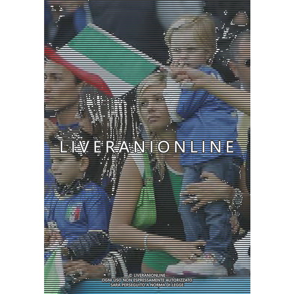 Zurigo (CH) 13-06-2008 Campionato Europeo Calcio EURO2008 italia-romania 1:1 nella foto moglie figlia di de rossi ph marco luzzani/ag aldo liverani s.a.s.