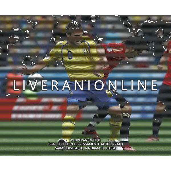 Svezia - Spagna 14/06/2008 Europei Innsbruck nella foto svensson e david villa ph luzzani/Ag. Aldo Liverani Sas