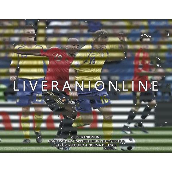 Innsbruck (AUT) 14-06-2008 Campionato europeoo calcio EURO2008 svezia-spagna 1:2 nella foto kim kallstrom e marcos senna ph marco luzzani/ag aldo liverani s.p.a.