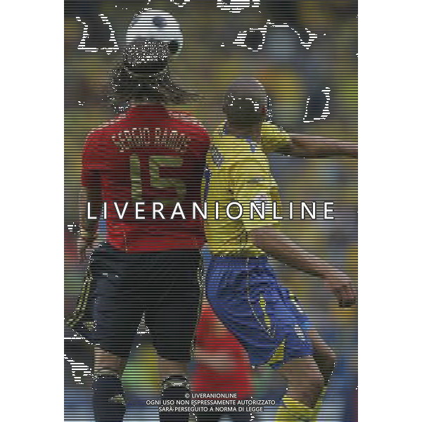 Innsbruck (AUT) 14-06-2008 Campionato europeoo calcio EURO2008 svezia-spagna 1:2 nella foto sergio ramos e henrik larsson ph marco luzzani/ag aldo liverani s.p.a.