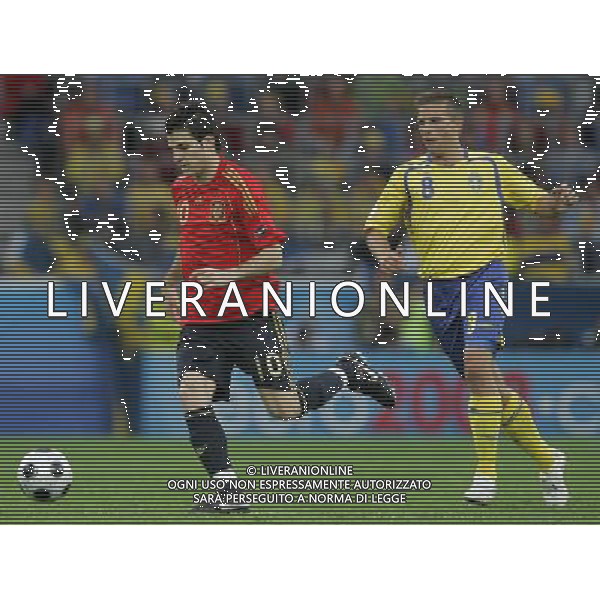 Innsbruck (AUT) 14-06-2008 Campionato europeoo calcio EURO2008 svezia-spagna 1:2 nella foto cesc fabregas e anders svensson ph marco luzzani/ag aldo liverani s.p.a.