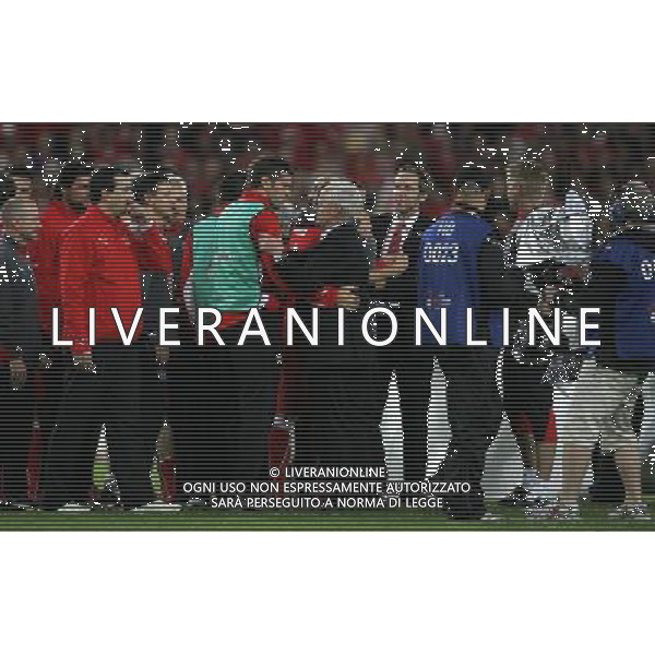 Svizzera - Portogallo 15/06/2008 Europei 2008 nella foto jakob kuhn ringraziato dai giocatori a fine gara ph luzzani/Ag. Aldo Liverani sas