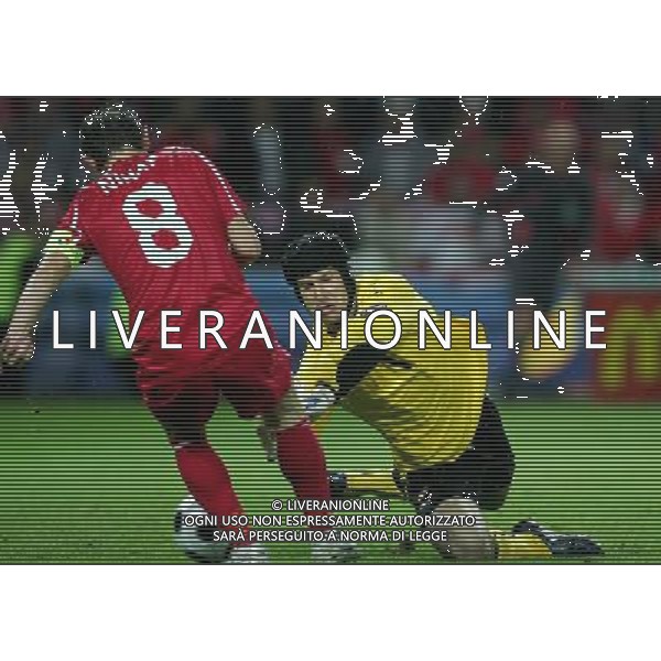 Turchia - Repubblica Ceca 3:2 15.06.2008 Europei 2008 Ginevra nella foto Petr Cech battuto sul gol del pareggio di Nihat Kahveci del 2-2 copyright by firo sportphoto/Ag. Aldo Liverani sas - ITALY ONLY -