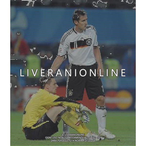 UEFA EURO 2008 Gruppo B M20 Vienna - 16.06.2008 Austria-Germania Nella Foto:KLOSE CONSOLA MACHO A FINE PARTITA /Ph.Vitez-Ag. Aldo Liverani