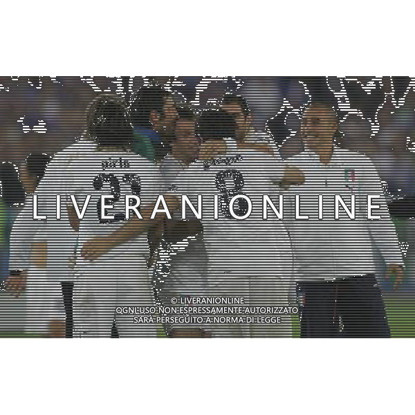 Francia - Italia 17/06/2008 Europei Zurigo nella foto abbracci esultanza dei giocatori italiani a fine gara ph luzzani/Ag. Aldo Liverani Sas