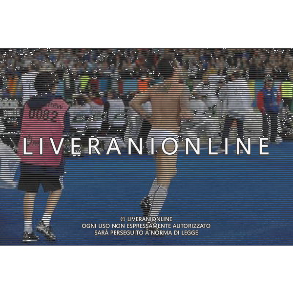 UEFA EURO 2008 Gruppo C M22 Zurigo - 17.06.2008 Francia-Italia Nella Foto:CASSANO ESULTA SOTTO LA CURVA /Ph.Vitez-Ag. Aldo Liverani