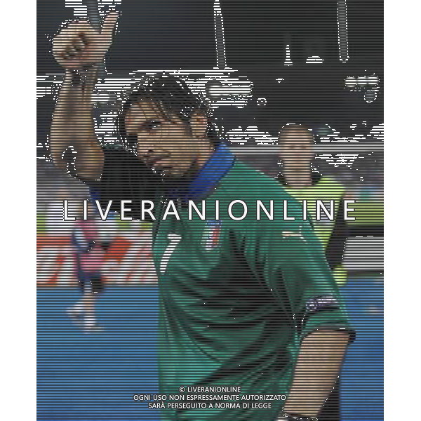 UEFA EURO 2008 Gruppo C M22 Zurigo - 17.06.2008 Francia-Italia Nella Foto:BUFFON ESULTA SOTTO AL CURVA /Ph.Vitez-Ag. Aldo Liverani