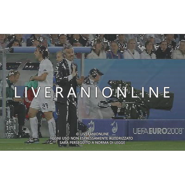 Zurigo 18-06-2008 Europeo calcio EURO2008 italia-francia 2:0 nella foto andrea pirlo lascia il campo ph maco luzzani/ag aldo liverani s.a.s.