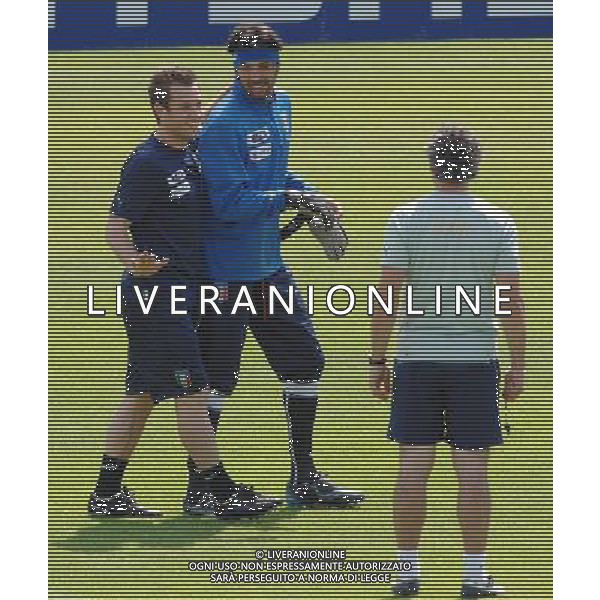 Allenamento Nazionale Italiana Baden - 19.06.2008 Nella Foto:CASSANO ANTONIO SCHERZA CON BUFFON GIANLUIGI /Ph.Vitez-Ag. Aldo Liverani