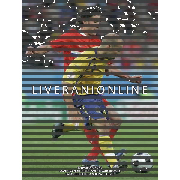 Innsbruck (AUT) 18-06-2008 Campionato europeo calcio EURO2008 Russia-Svezia 2:0 nella foto fredrik ljungberg e yuri zhirkov ph marco luzzani/ag aldo liverani s.a.s.