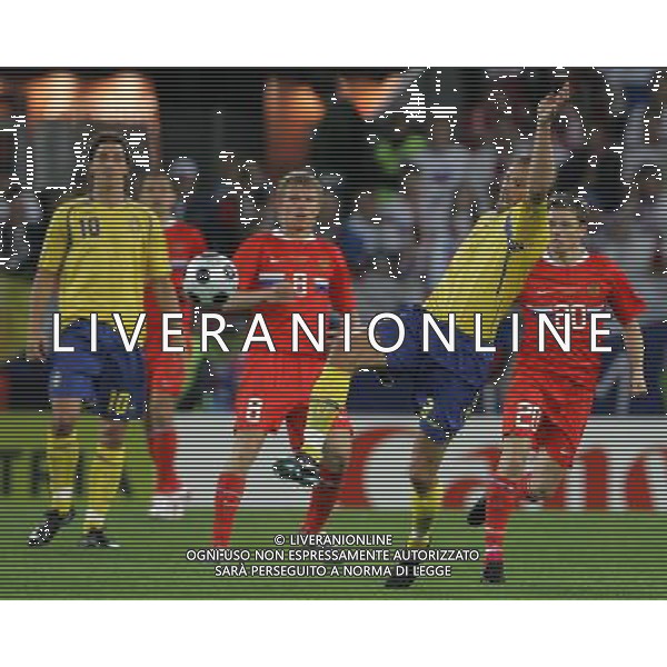 Innsbruck (AUT) 18-06-2008 Campionato europeo calcio EURO2008 Russia-Svezia 2:0 nella foto olof mellberg e igor semshov ph marco luzzani/ag aldo liverani s.a.s.