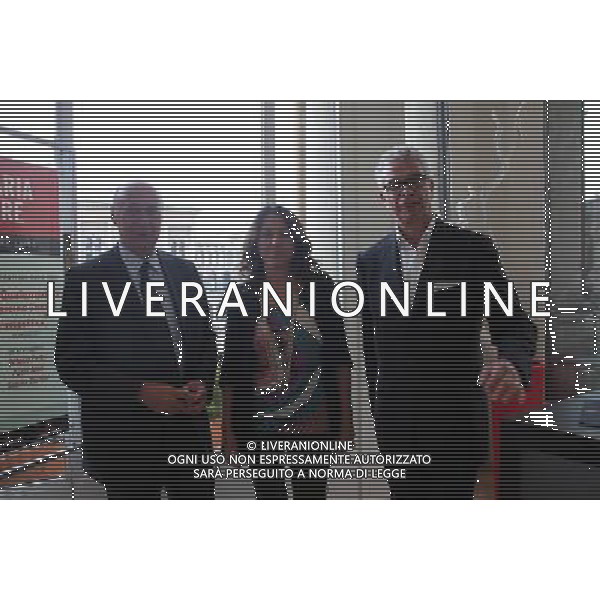 PAOLO MIELI - SABINA CIUFFINI - CARLO MARIA LOMARTIRE PRESENTAZIONE DEL LIBRO DI CARLO MARIA LOMARTIRE \' IL QUALUNQUISTA GUGLIELMO GIANNI E L\'ANTIPOLITICA\' ALLA MONDADORI MULTICENTER DI MILANO FOTO ANTONIO SORANO - AG. ALDO LIVERANI SAS