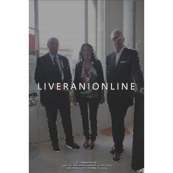PAOLO MIELI - SABINA CIUFFINI - CARLO MARIA LOMARTIRE PRESENTAZIONE DEL LIBRO DI CARLO MARIA LOMARTIRE \' IL QUALUNQUISTA GUGLIELMO GIANNI E L\'ANTIPOLITICA\' ALLA MONDADORI MULTICENTER DI MILANO FOTO ANTONIO SORANO - AG. ALDO LIVERANI SAS