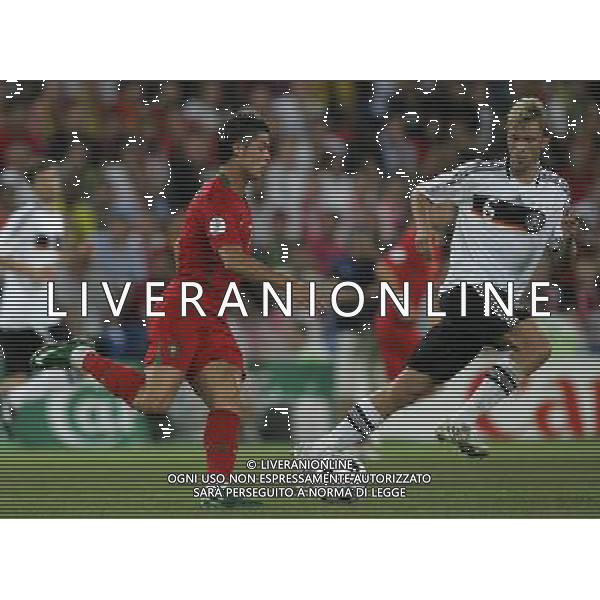 PORTOGALLO-GERMANIA EURO 2008 19/06/2008 NELLA FOTO ronaldo e rolfes FOTO MARCO LUZZANI-AG ALDO LIVERANI