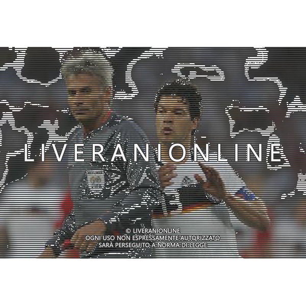 Basilea 19-06-2008 Campionato europeo calcio EURO2008 Portogallo-Germania 2:3 nella foto michael ballack e arbitro peter frojdfeldt ph marco luzzani/ag aldo liverani s.a.s. 