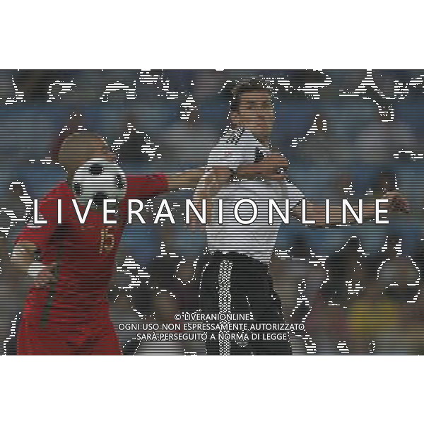 Basilea 19-06-2008 Campionato europeo calcio EURO2008 Portogallo-Germania 2:3 nella foto miroslav klose e pepe ph marco luzzani/ag aldo liverani s.a.s. 