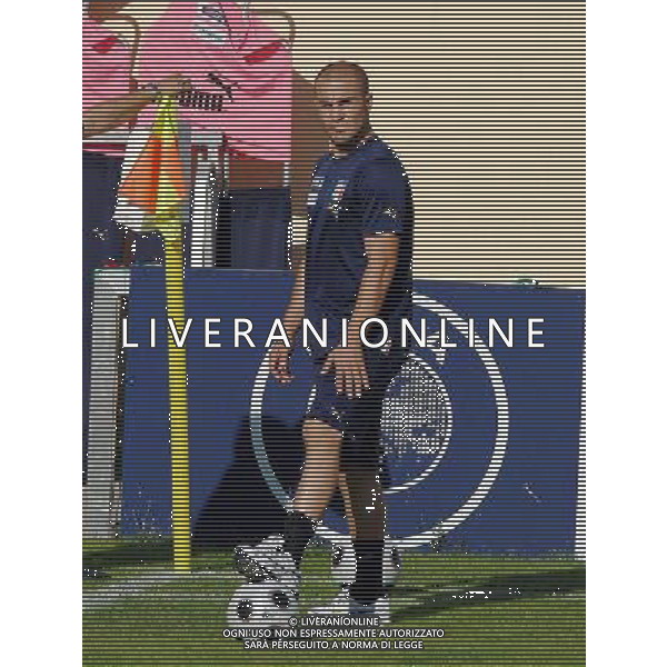 Allenamento Nazionale Italiana Baden - 20.06.2008 Nella Foto:CANNAVARO FABIO USA IL PIEDE SINISTRO INFORTUNATO /Ph.Vitez-Ag. Aldo Liverani