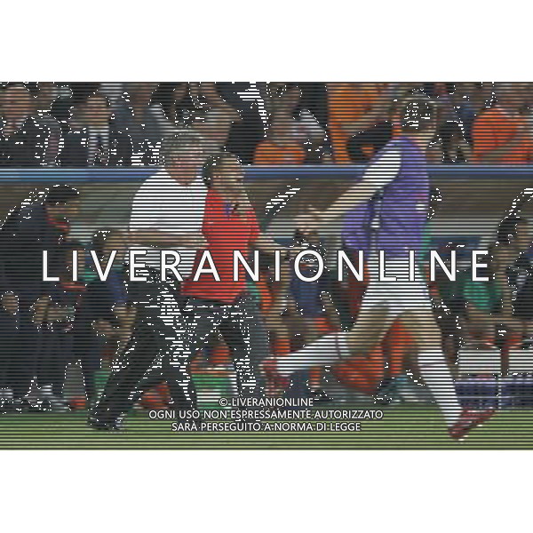 Olanda - Russia 21/06/2008 Europei basilea nella foto l\'esultanza di gus hiddink a fine gara Ph luzzani/Ag. Aldo Liverani Sas