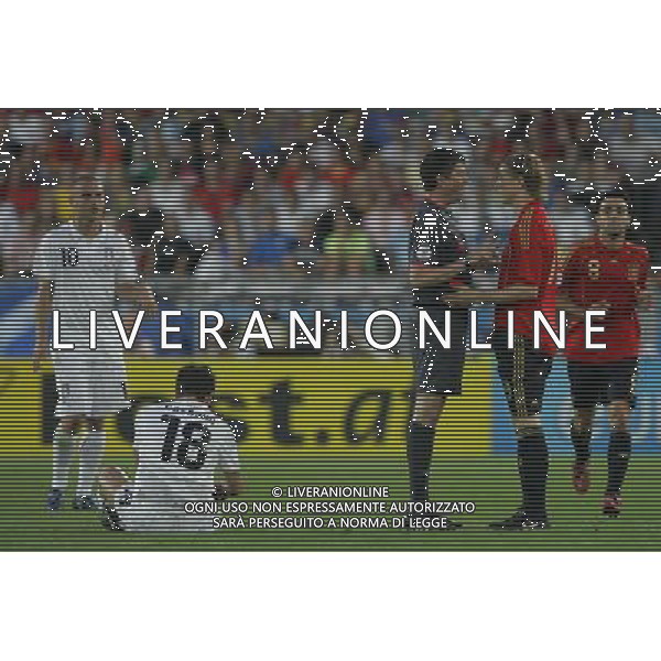 Spagna - Italia Europei 22/06/2008 Vienna nella foto antonio cassano a terra e arbitro fandel discute con fernando torres ph luzzani/Ag. Aldo Liverani Sas