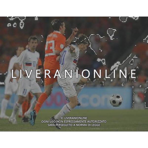 Basilea (CH) 21-06-2008 Campionato europeo calcio EURO2008 quarti di finale olanda-russia 1:3 nella foto andrei arshavin E RAFAEL VAN DER VAART ph marco luzzani/ag aldo liverani s.a.s.