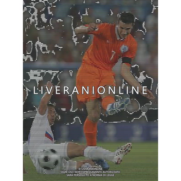 Basilea (CH) 21-06-2008 Campionato europeo calcio EURO2008 quarti di finale olanda-russia 1:3 nella foto robin van persie e kostantin zyryanov ph marco luzzani/ag aldo liverani s.a.s.