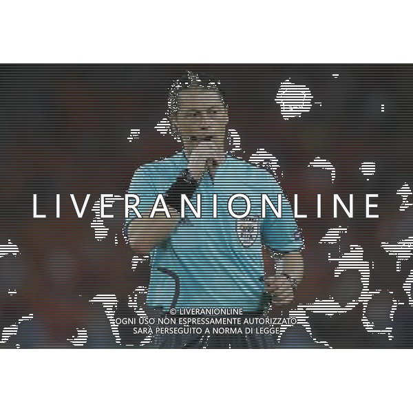 Basilea (CH) 21-06-2008 Campionato europeo calcio EURO2008 quarti di finale olanda-russia 1:3 nella foto arbitro lubos michel ph marco luzzani/ag aldo liverani s.a.s.