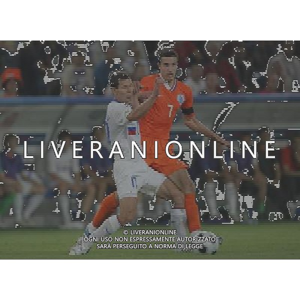 Basilea (CH) 21-06-2008 Campionato europeo calcio EURO2008 quarti di finale olanda-russia 1:3 nella foto robin van persie e kostantin zyryanov ph marco luzzani/ag aldo liverani s.a.s.