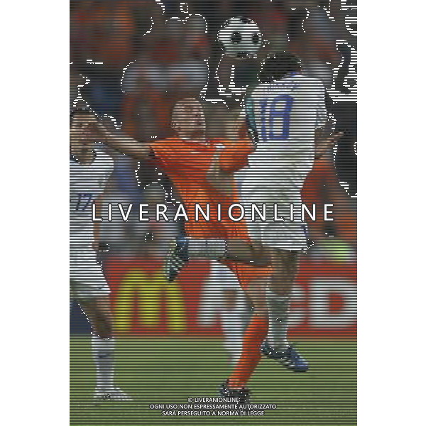 Basilea (CH) 21-06-2008 Campionato europeo calcio EURO2008 quarti di finale olanda-russia 1:3 nella foto yuri zhirkov e wesley sneijder ph marco luzzani/ag aldo liverani s.a.s.