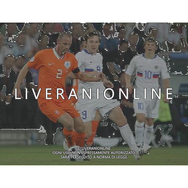 Basilea (CH) 21-06-2008 Campionato europeo calcio EURO2008 quarti di finale olanda-russia 1:3 nella foto andre ooijer e denis kolodin ph marco luzzani/ag aldo liverani s.a.s.