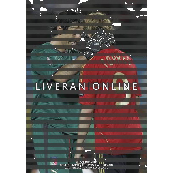 Spagna - Italia Europei 22/06/2008 Vienna nella foto gianluigi buffon e fernando torres ph luzzani/Ag. Aldo Liverani Sas