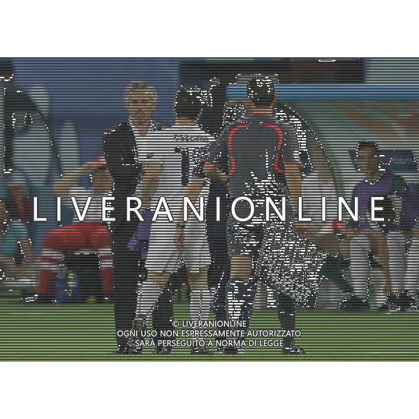 Spagna - Italia Europei 22/06/2008 Vienna nella foto roberto donadoni con antonio cassano dopo la sostituzione ph luzzani/Ag. Aldo Liverani Sas