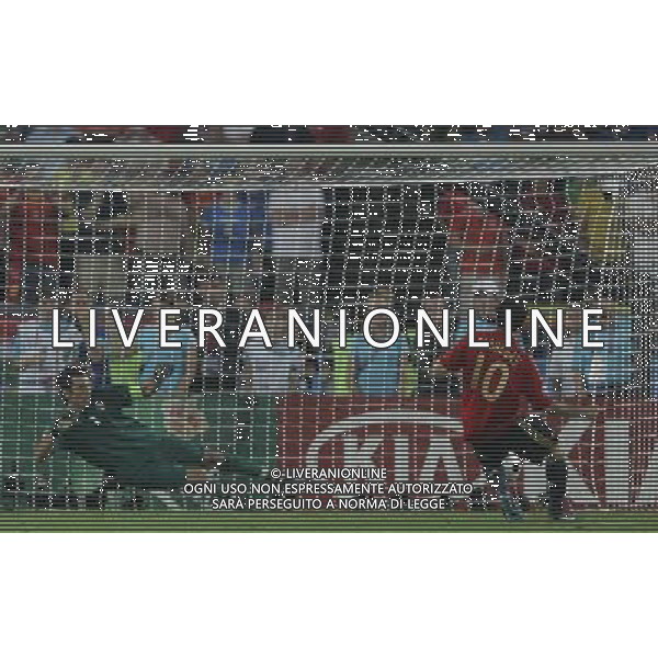 Spagna - Italia Europei 22/06/2008 Vienna nella foto il rigore della vittoria tirato da cesc fabregas ph luzzani/Ag. Aldo Liverani Sas