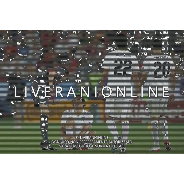 Vienna (AUT) 22-06-2008 Campionato europeo calcio EURO2008 quarto di finale spagna-italia nella foto luca toni e l\'arbitro herbert fandel ph marco luzzani/ag aldo liverani s.a.s.