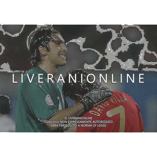 Vienna (AUT) 22-06-2008 Campionato europeo calcio EURO2008 quarto di finale spagna-italia nella foto gianluigi buffon e david villa ph marco luzzani/ag aldo liverani s.a.s.