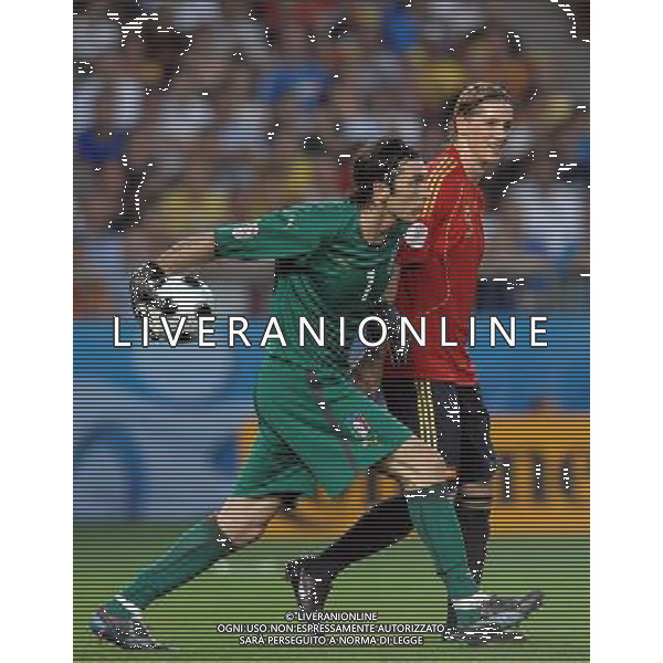 UEFA EURO 2008 Quarti di Finale M28 - Spagna-Italia Vienna - 22.06.2008 Spagna-Italia Nella Foto:BUFFON GIANLUIGI-TORRES FERNANDO /Ph.Vitez-Ag. Aldo Liverani