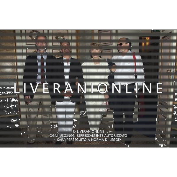 CARLO REPETTI -- FERDINANDO BRUNI MARIANGELA MELATO -- ELIO DE CAPITANI CONFERENZA STAMPA TEATRO STABILE DI GENOVA PER PRESENTAZIONE SPETTACOLO \' L\'ANIMA BUONA DEL SEZUAN\' DI BERTOLD BRECHT CIRCOLO DELLA STAMPA - MILANO © SORANO - AG. ALDO LIVERANI SAS