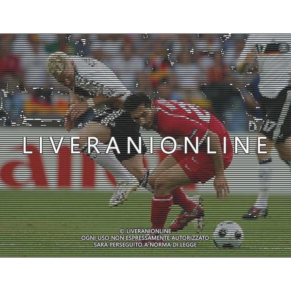 Germania - Turchia 25.06.2008 semifinale Europei nella foto Hamit Altintop con Bastian Schweinsteiger copyright by firo sportphoto/Ag. Aldo Liverani Sas - ITALY ONLY -