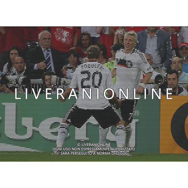 Germania - Turchia 25.06.2008 semifinale Europei nella foto esultanza dopo il gol del pareggio del 1-1 di Bastian Schweinsteiger con Lukas Podolski copyright by firo sportphoto/Ag. Aldo Liverani Sas - ITALY ONLY -