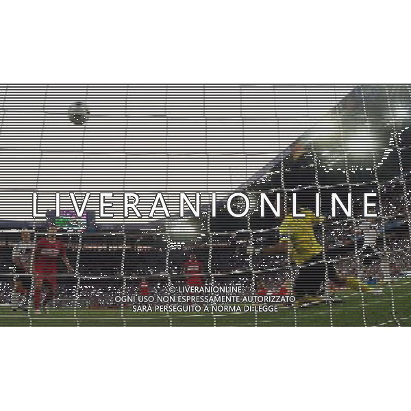 Germania - Turchia 25.06.2008 semifinale Europei nella foto il gol del pareggio del 1-1 di Bastian Schweinsteiger copyright by firo sportphoto/Ag. Aldo Liverani Sas - ITALY ONLY -