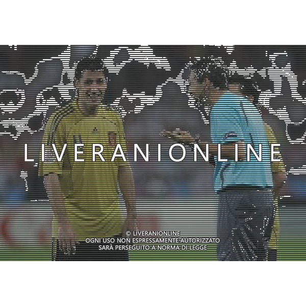 Russia - Spagna Semifinali Europei 26/06/2008 nella foto capdevilla con arbitro de bleeckere ph luzzani/Ag. Aldo Liverani Sas