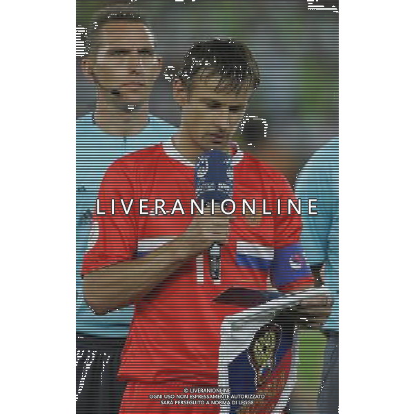 Vienna (AUT) 26-06-2008 Campionato europeo calcio EURO2008 semifinale russia-spagna 0:3 nella foto sergei semak legge comunicato uefa prima della partita ph marco luzzani/ag aldo liverani s.a.s.