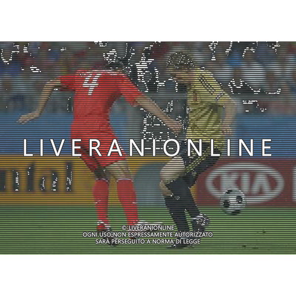 Vienna (AUT) 26-06-2008 Campionato europeo calcio EURO2008 semifinale russia-spagna 0:3 nella foto fernando torres e sergei ignasevich ph marco luzzani/ag aldo liverani s.a.s.